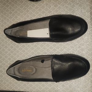 Women's Black Dress Shoes Size 5 (NWT)